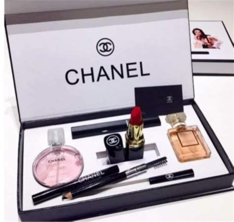 chanel makeup gifts.